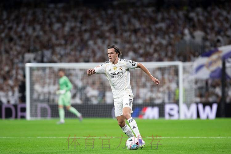 马卡:皇马重点关注阿方索 他拒绝续约并渴望转会